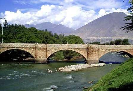 The Calicanto Bridge in Huánuco, built by architect Benedetti The Calicanto Bridge in Huánuco, built by architect Benedetti